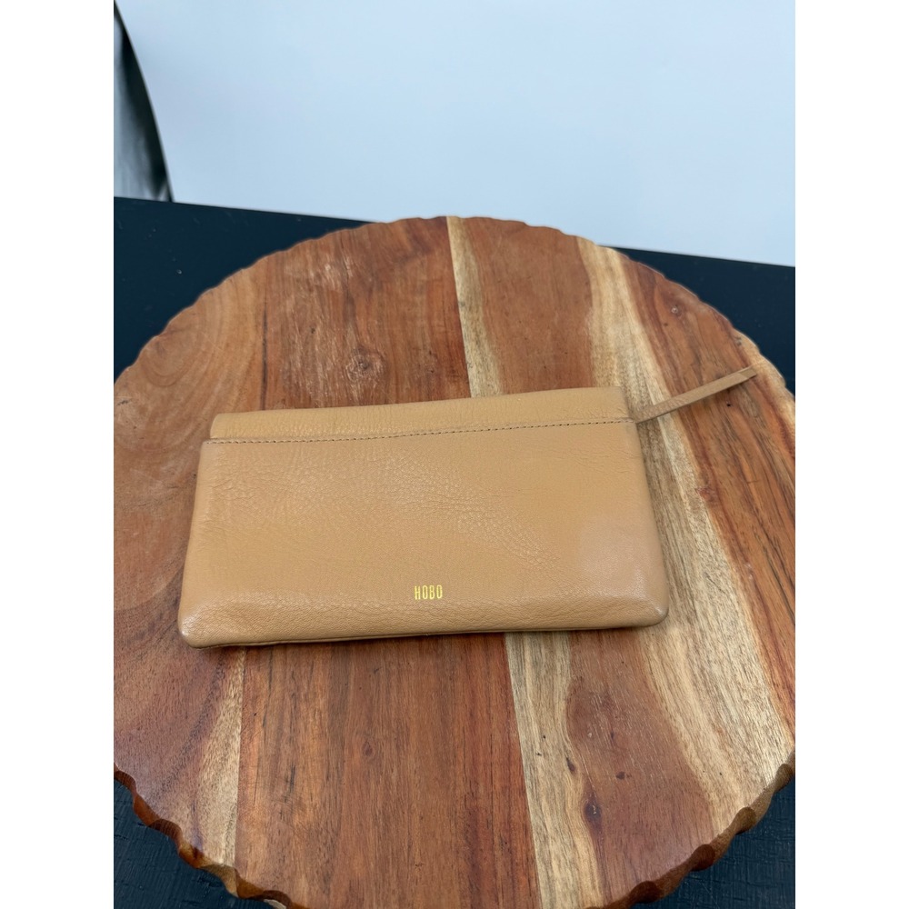 HOBO Lumen Continental Wallet Womens OS Tan Leather Magnetic Closure Zip Pocket